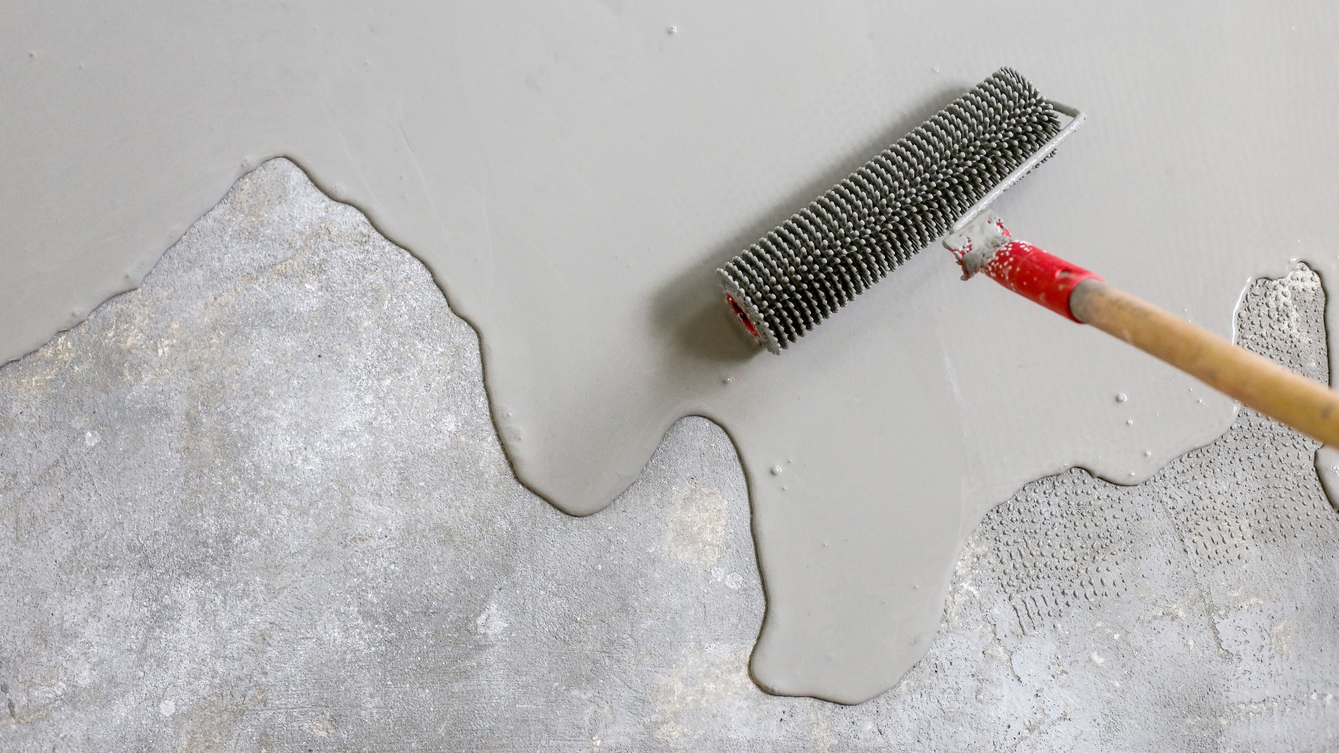 Reparatur und Verlegung eines Ausgleichsestrichs, geringe Einbautiefe